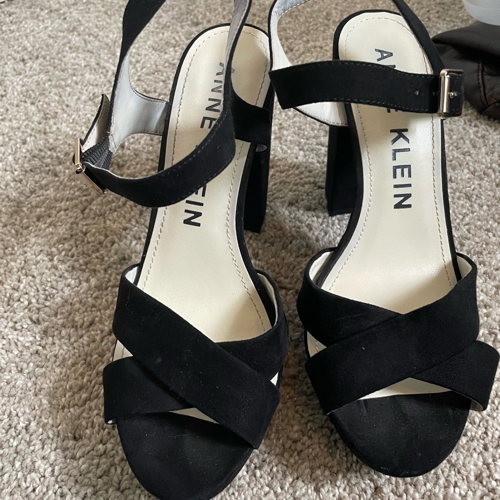 Heels - Picture 2 of 6